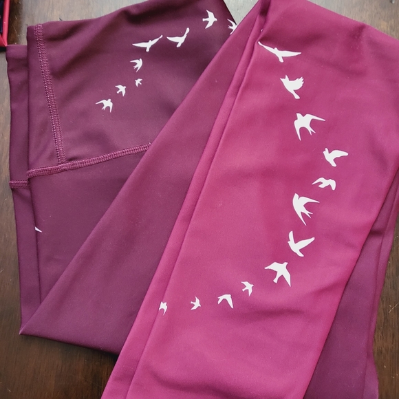 Silver icing birds in flight - Picture 1 of 2